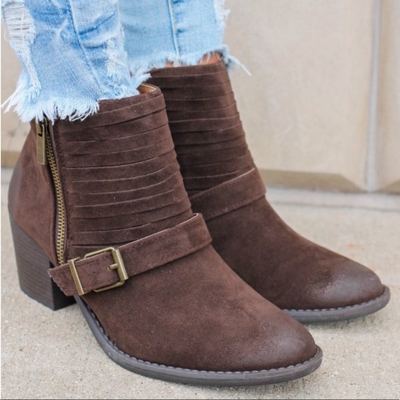 Texas Brown Oil Rubbed Distressed Harness Boots - Picture 2 of 8